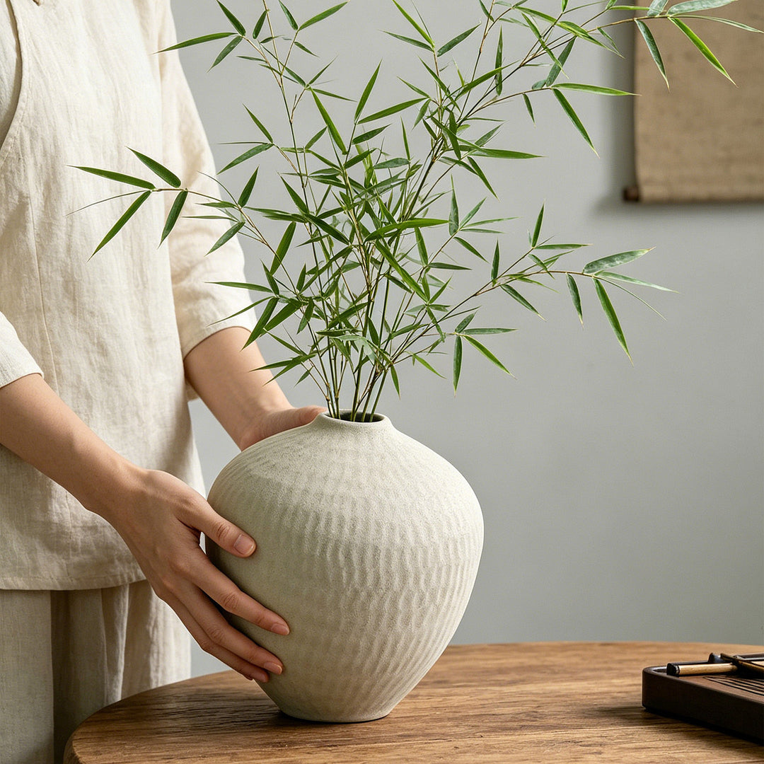 Decorative ceramic vase Kalsten