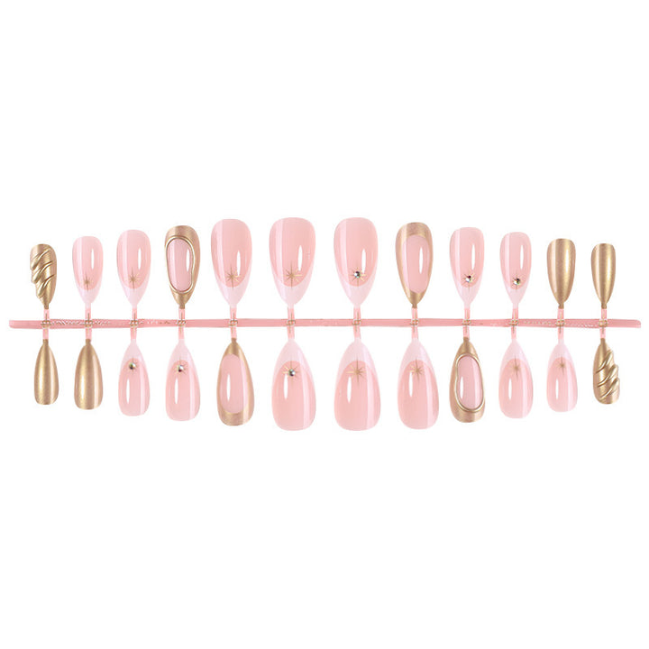 Artificial nail set with luxurious 3D details and elegant gold accents Kalsten