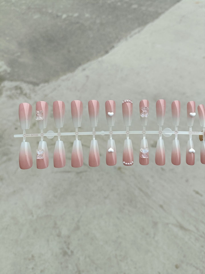 Artful Nail Art with Cute Bunny Pattern Cold Kalsten
