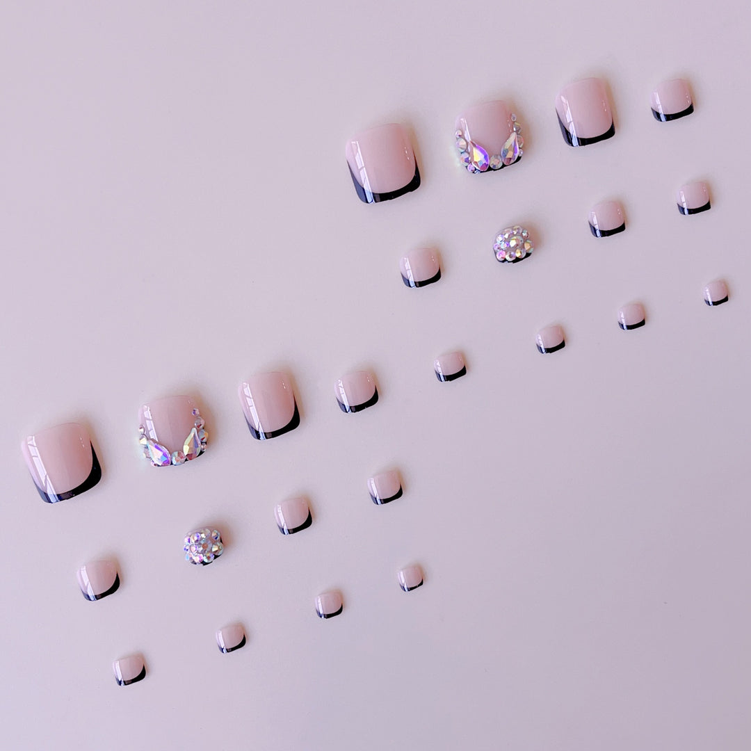 Nail art set with glamorous 3D decorations and elegant accents Kalsten