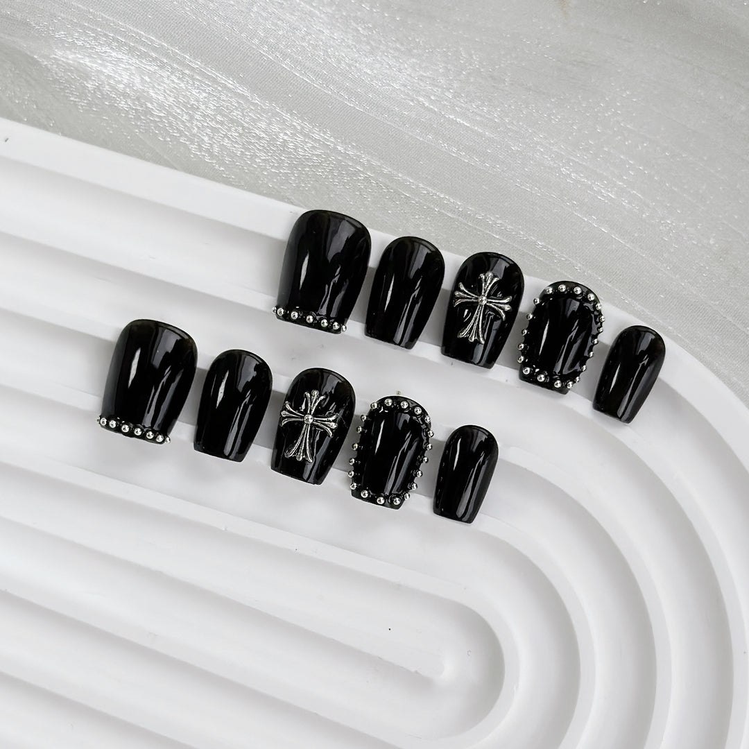 Butterfly-Embellished Press-On Nail Set