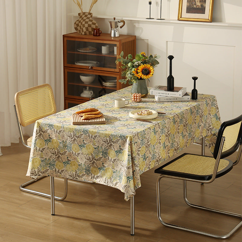 Wipeable tablecloth made of polyester with floral watercolor look and water-repellent coating Kalsten