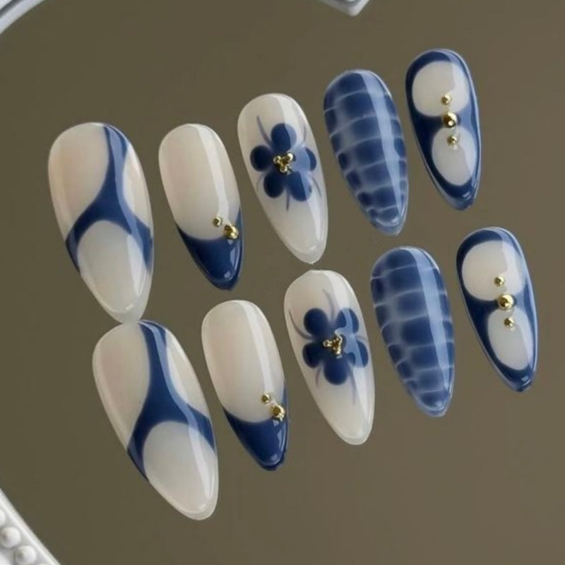 Artistic Floral and Star-Embellished Press-On Nail Set Kalsten