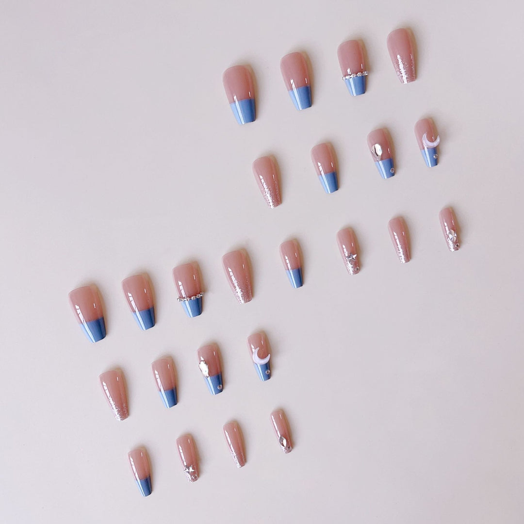 Artificial nail set with elegant 3D embellishments and glitter accents Kalsten