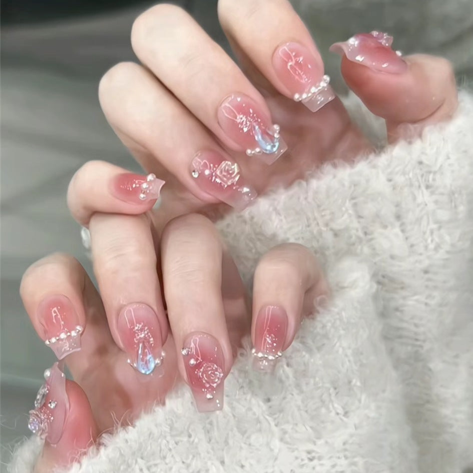 Elegant artificial nails with floral accents Kalsten