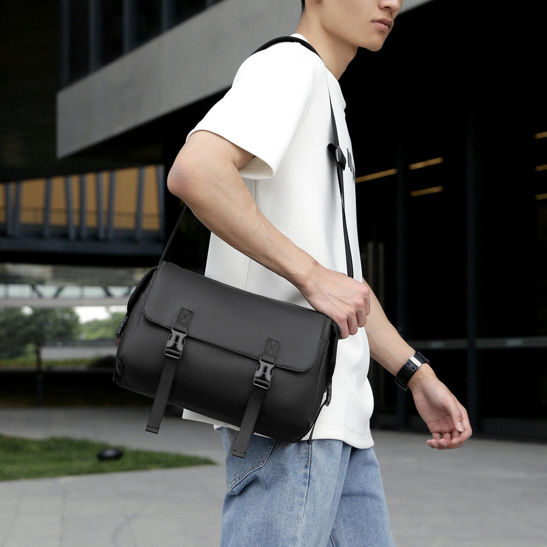 Modern Waterproof Messenger Bag Kalsten