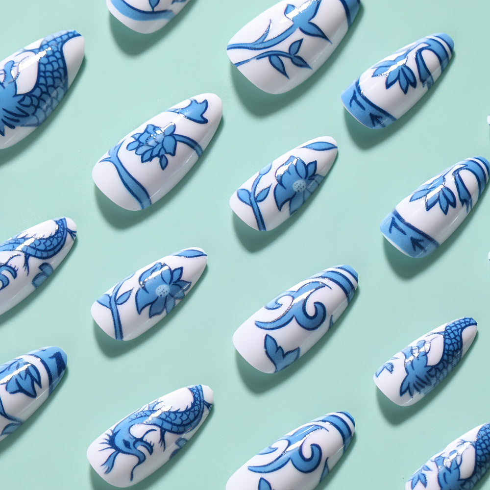 Artificial nails in floral and maritime design Kalsten
