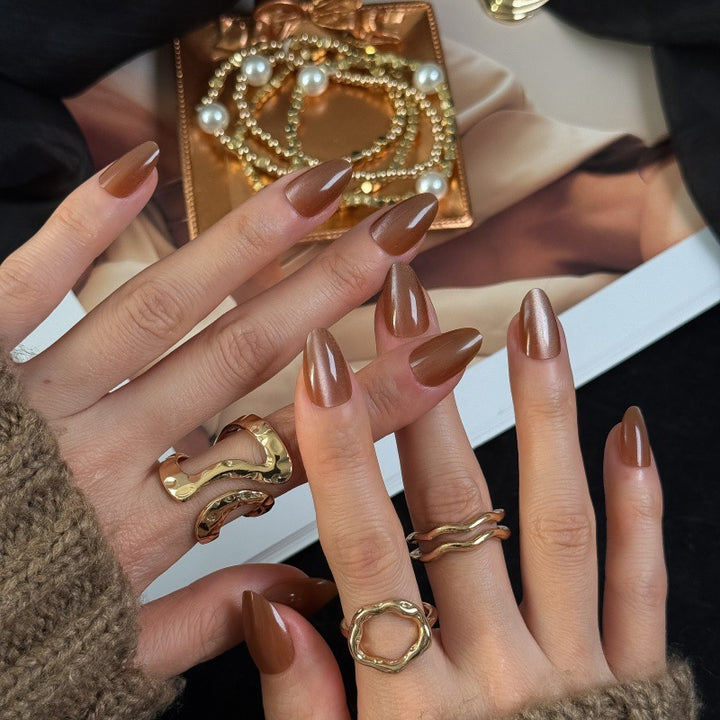 Luxurious artificial nails with shiny finish Kalsten