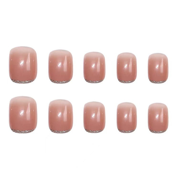 Elegant and shimmering nail art Kalsten