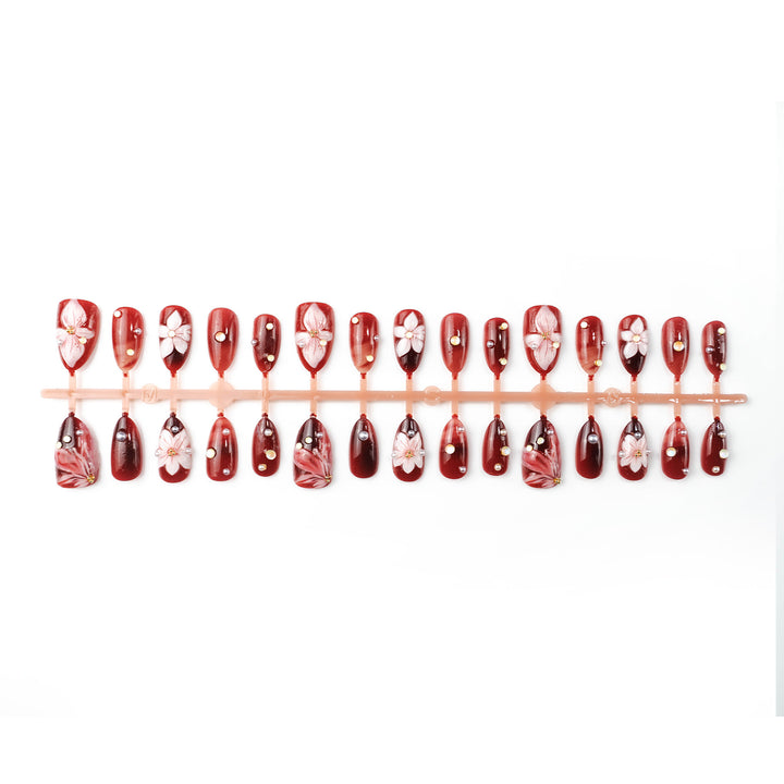 Elegant artificial nails with floral accents Kalsten