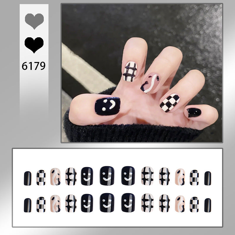 Creative nail art set with modern geometric patterns Kalsten