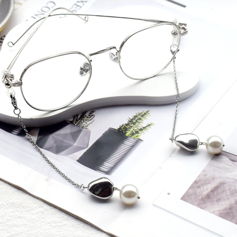 Elegant Eyewear Chain with Pearl Accents Kalsten