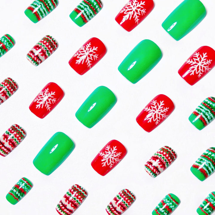 Artificial Nails in Festive Winter Design Kalsten
