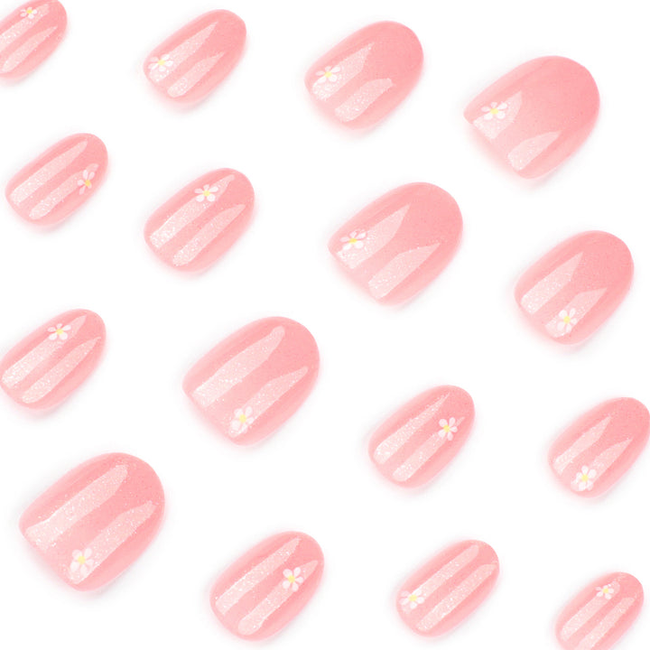 Elegant Nail Art with delicate floral motifs Kalsten