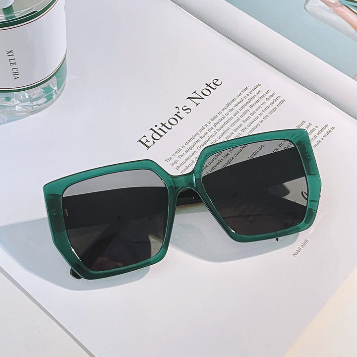 Women's square sunglasses with protective UV protection and modern design Kalsten