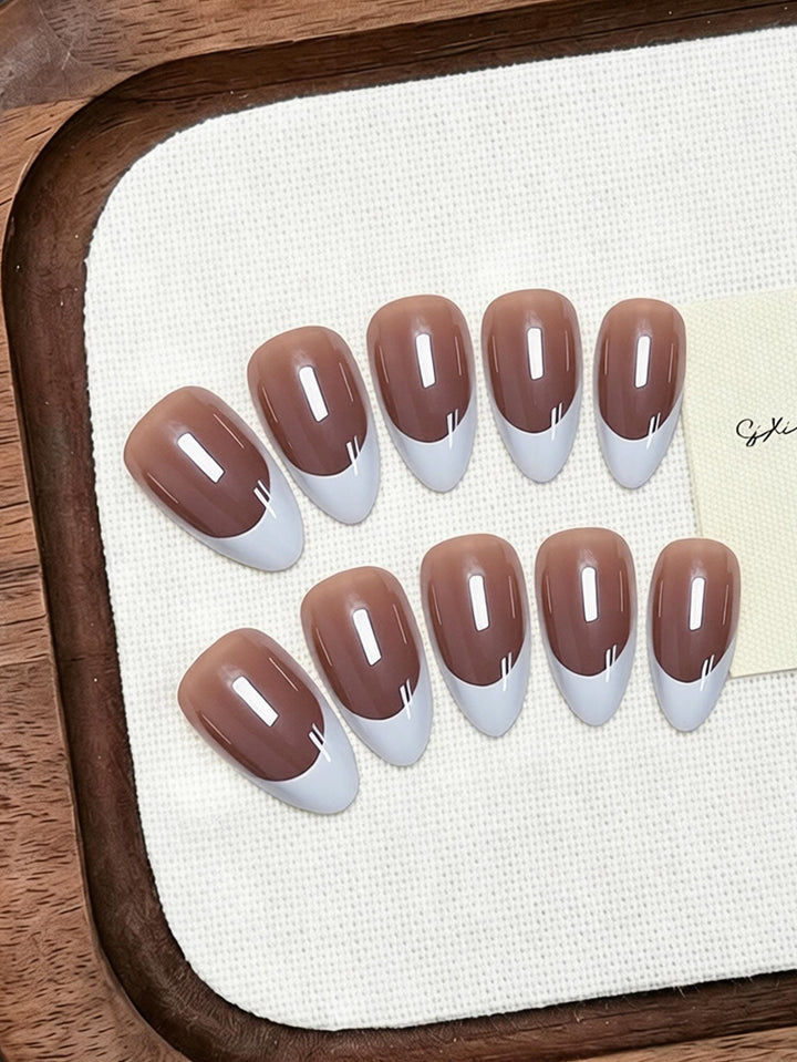 Elegant Artificial Nails with French Design Kalsten