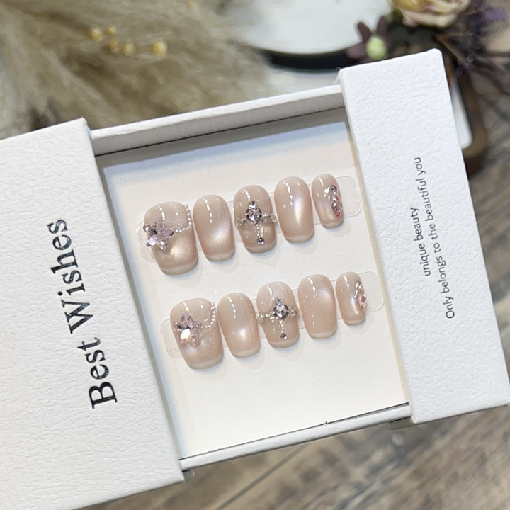 Elegant Press-On Nail Set with Floral Accents Kalsten