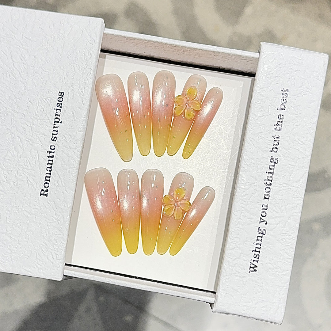 Elegant Artificial Nails with Romantic Ombre Effect Kalsten