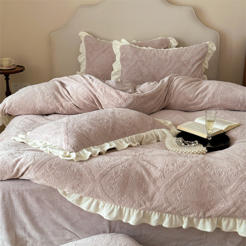 Bedding set with delicate ruffle trim and Jacquard damask structure