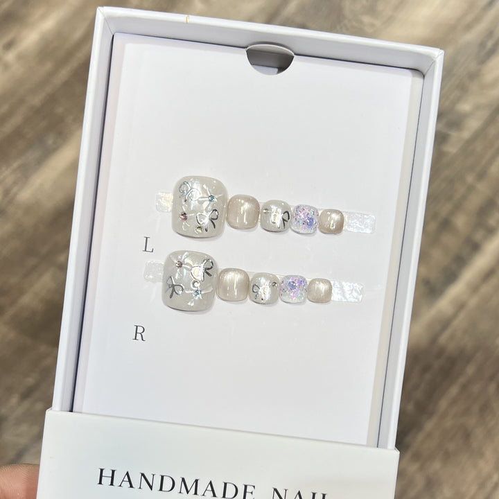 Artistic Press-On Nail Set with Glitter and Floral Design Kalsten