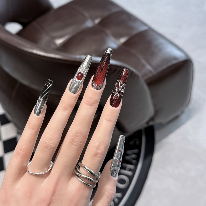 Decorative Press-On Nail Art Set with Chic Metallic Accents Kalsten