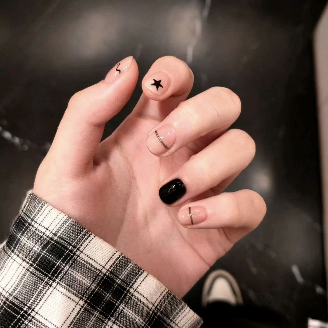 Trendy Graphic Nail Art Set Kalsten