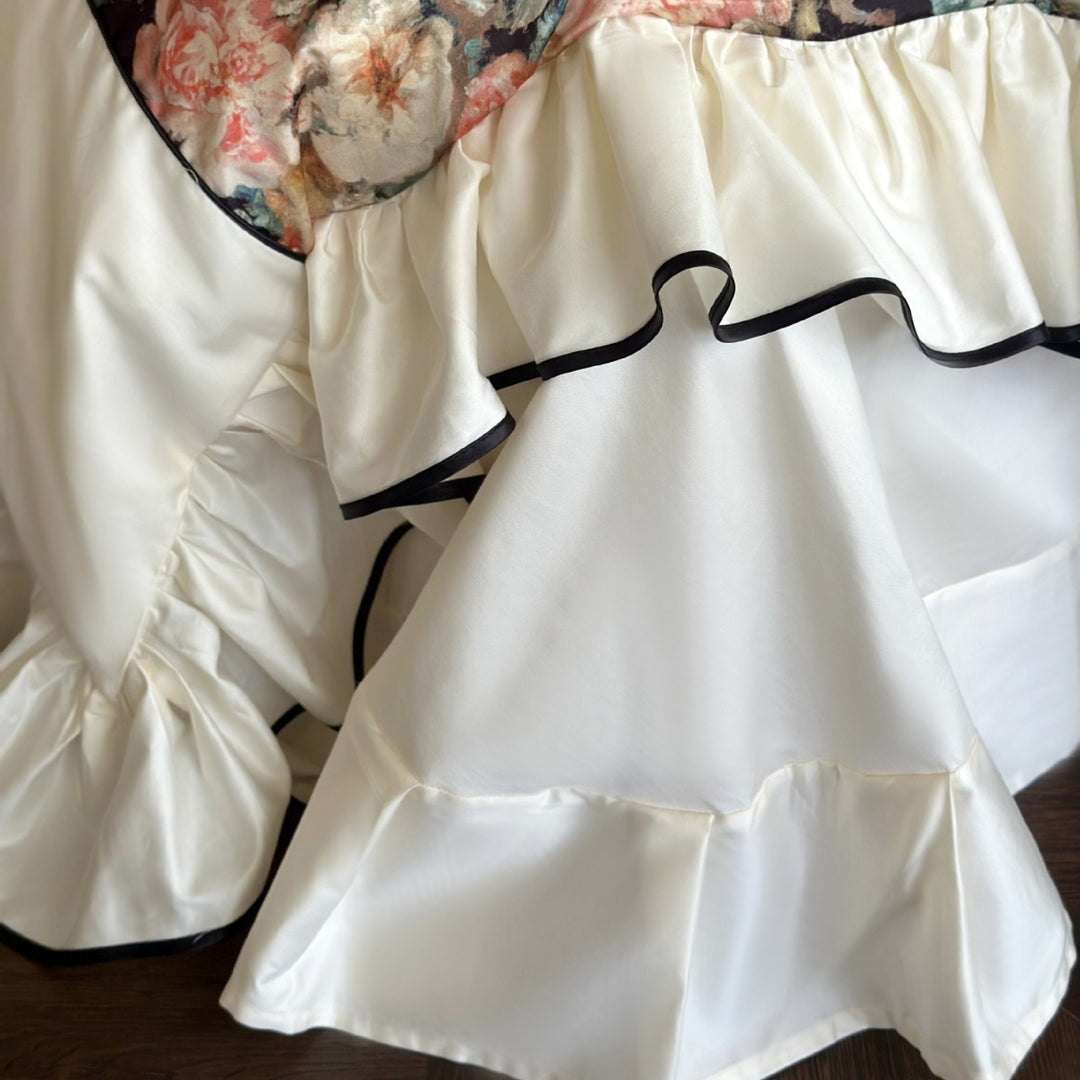 Luxurious floral cotton satin bedding set with ruffles and piping
