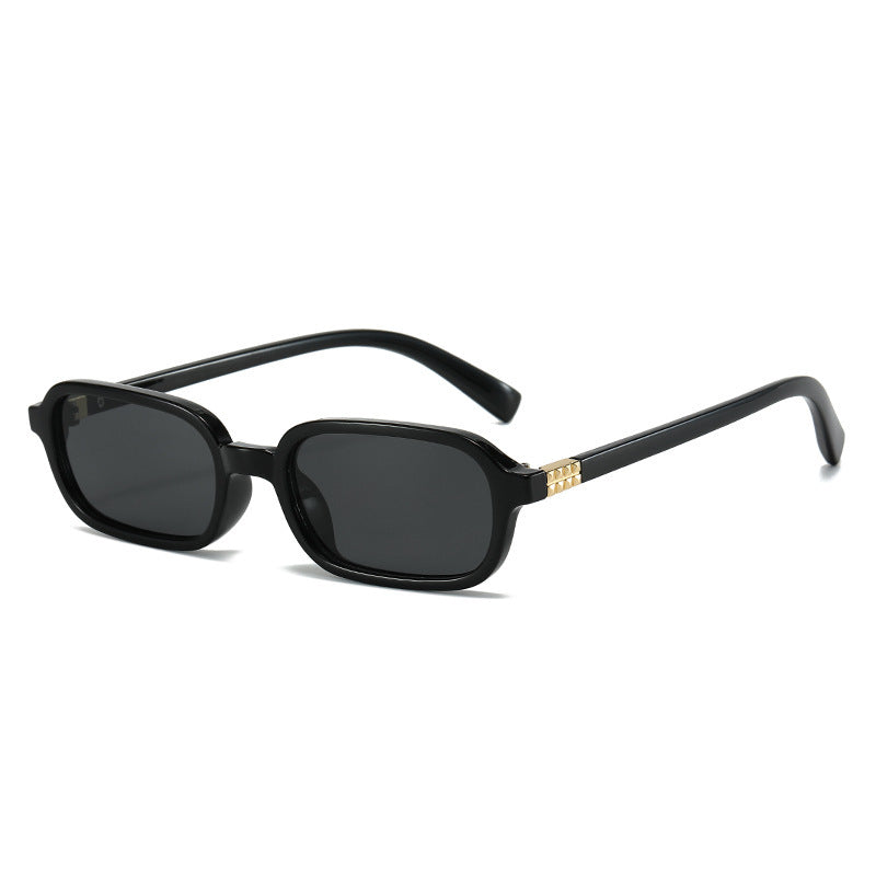 Chic Flat Lens Sunglasses with Decorative Metal Details Kalsten