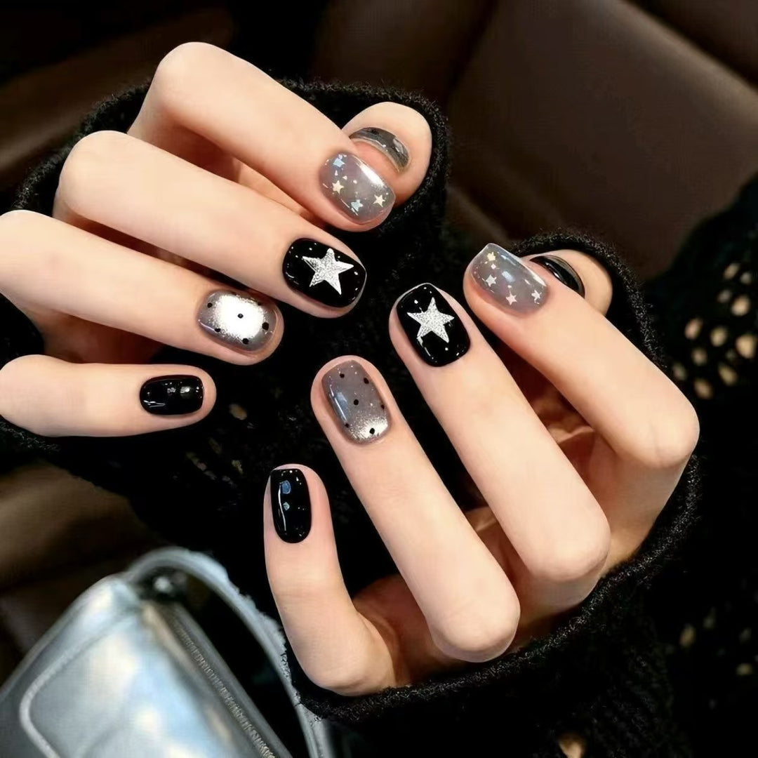 Starry Night-Themed Press-On Nail Art Kalsten