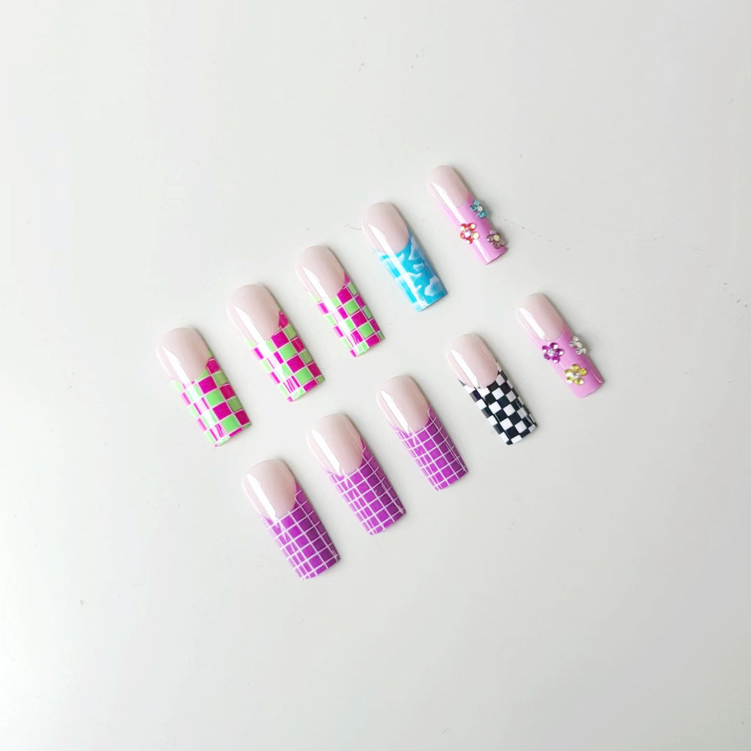 Nail art set with creative designs and shimmering accents Kalsten