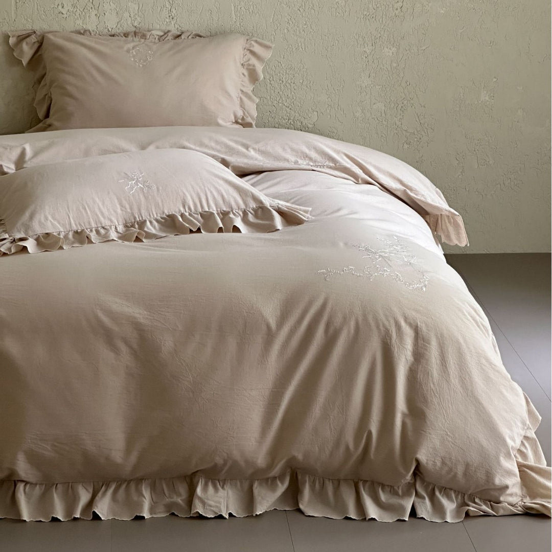 Luxurious cotton satin bedding set with hotel closure and extra-soft pillowcases