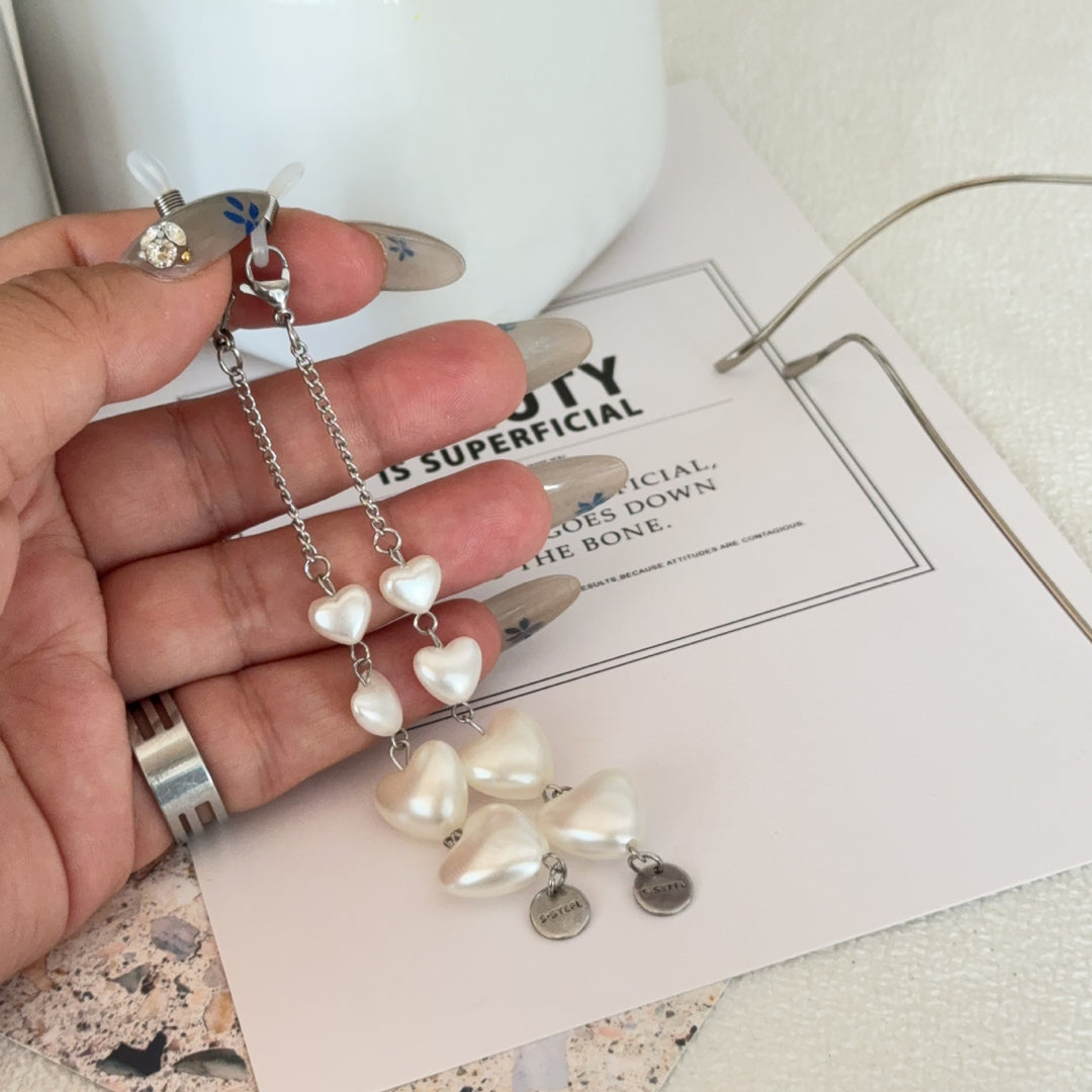 Heart-Shaped Pearl Accented Eyewear Chain Kalsten