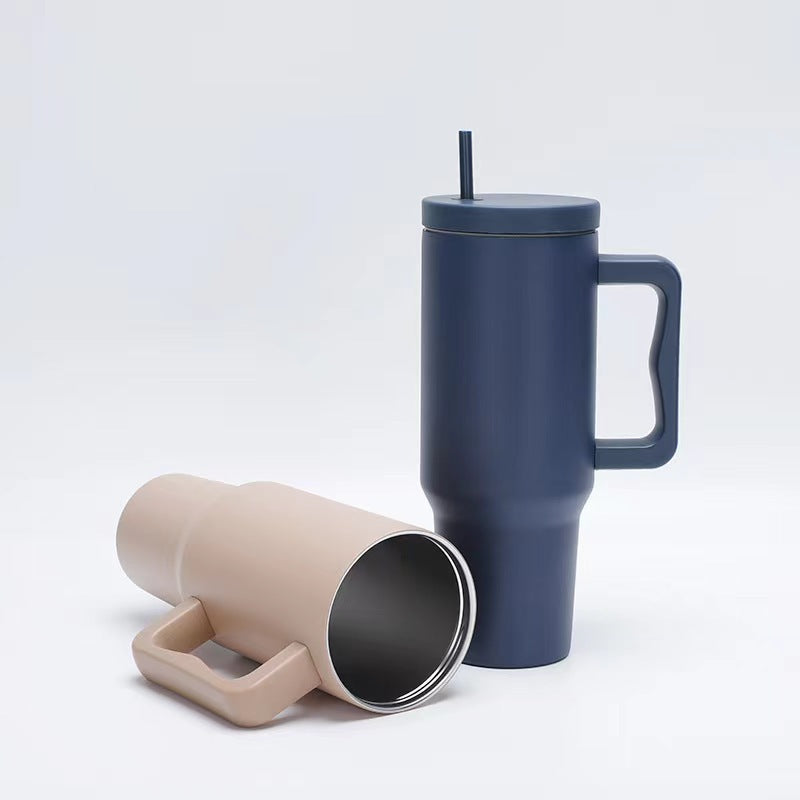 Women thermos cup with ergonomic handle and integrated straw Kalsten