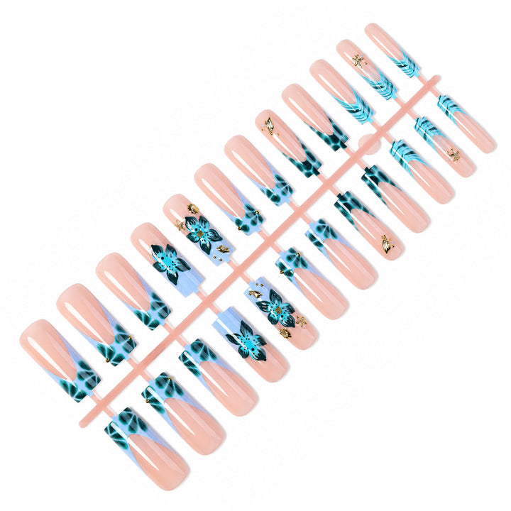 Artificial nail set with luxurious floral accents and golden details Kalsten