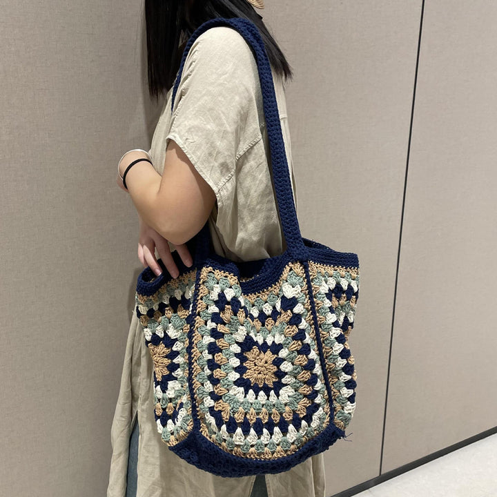 Hand-knotted shoulder bag with vintage pattern Kalsten