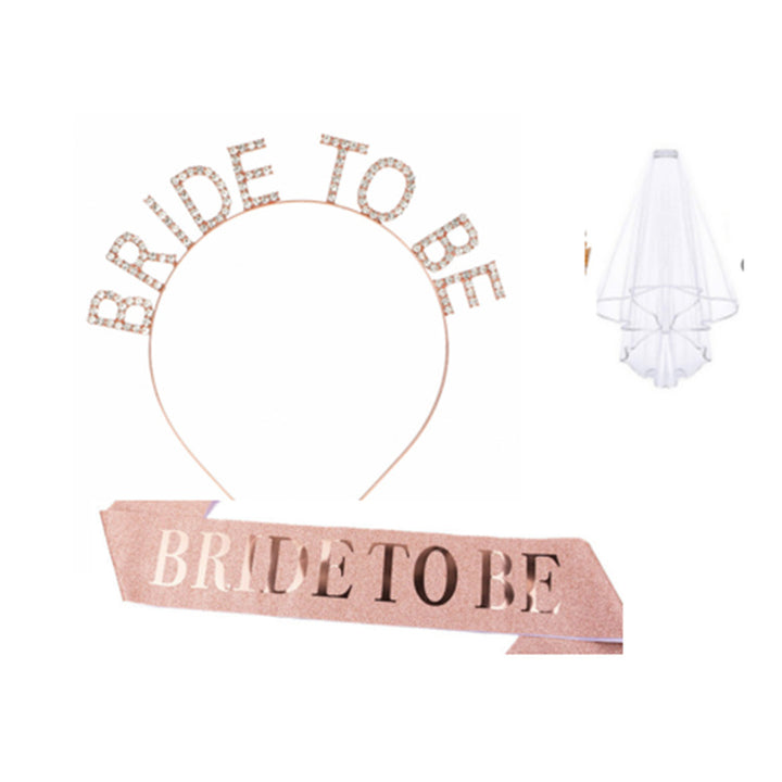 Women's bridal accessories set with shimmering veil and personalized sash Kalsten