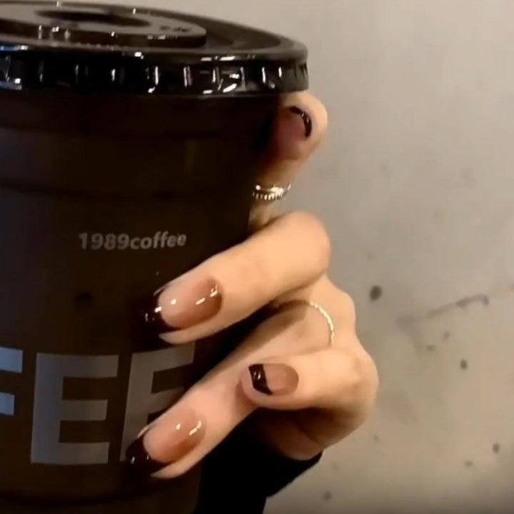 Artificial Nails in Modern French Look with Gloss Finish Kalsten