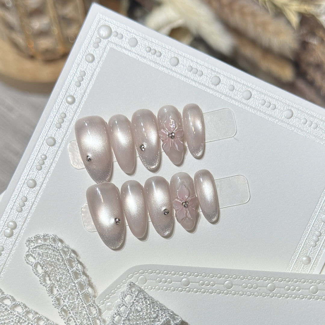 Elegant Floral Accented Press-On Nails Kalsten