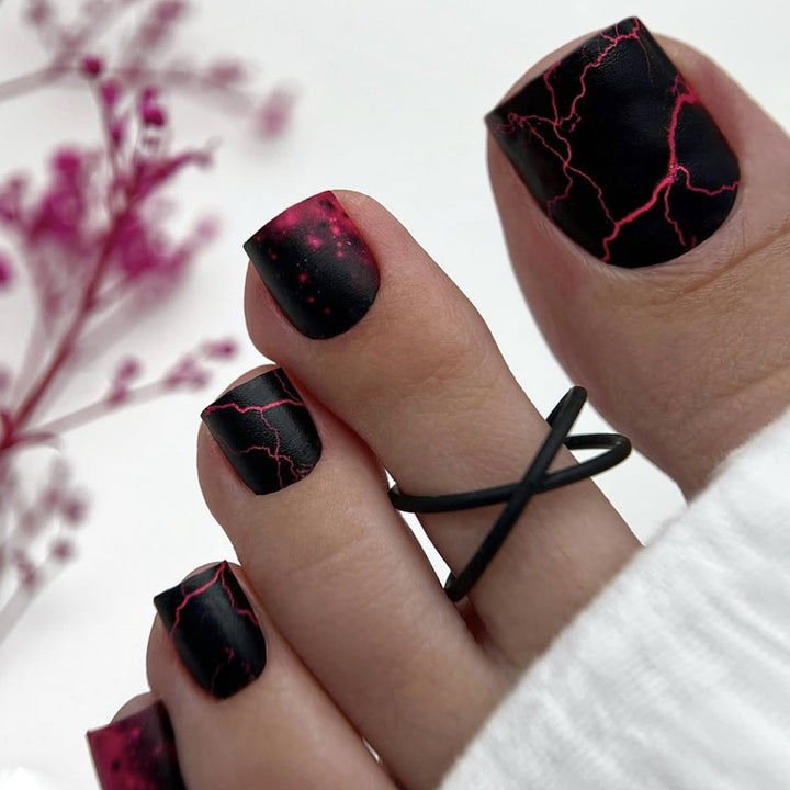 Creative Lightning Bolt Nail Art Kalsten