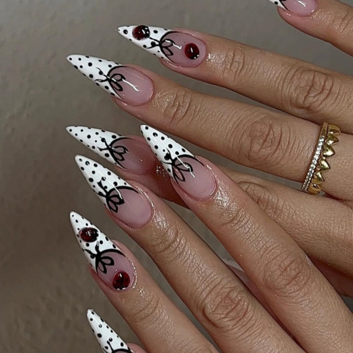 Elegant Artistic Press-On Nail Set Kalsten