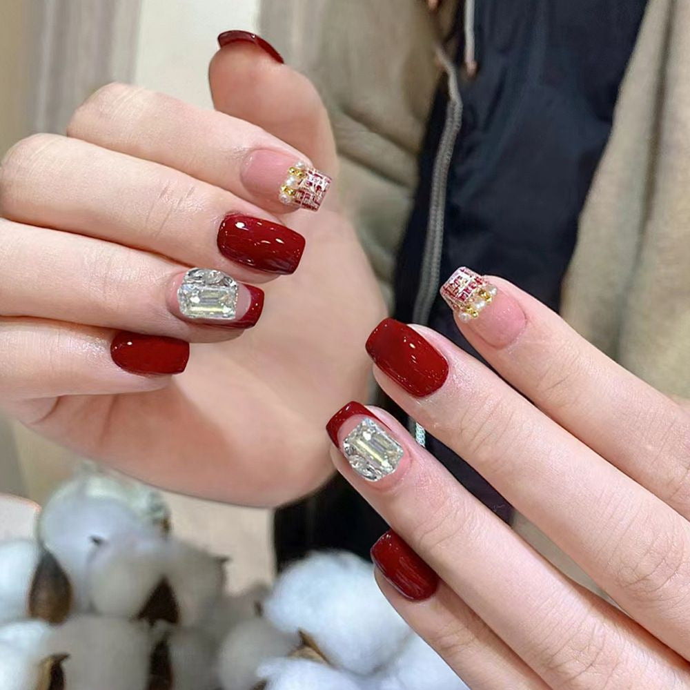 Creative 3D Nail Art with Cute Bear Designs Kalsten