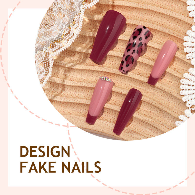 Artificial nail set with elegant animal print and glitter accents Kalsten