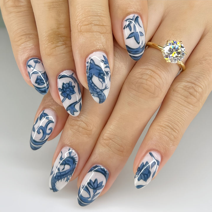 Artificial nails in floral and maritime design Kalsten