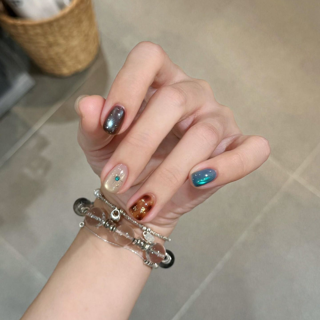 Artificial nails with shimmering effect Kalsten