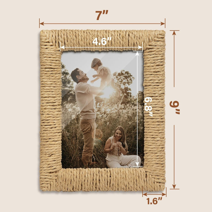 Artful picture frame made of woven natural material Kalsten