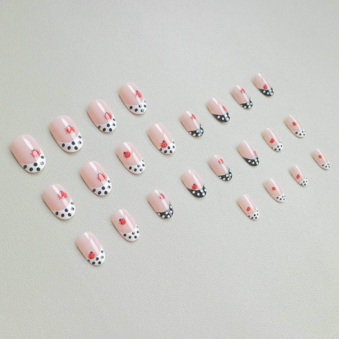 Creative Ladybug-Accent Nail Art Kit