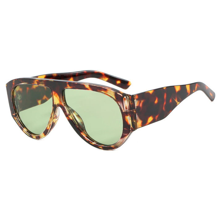 Ladies fashionable sunglasses in modern design with wide frame Kalsten