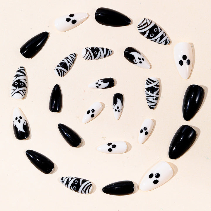 Halloween-Themed Ghost and Mummy Nail Art Kalsten