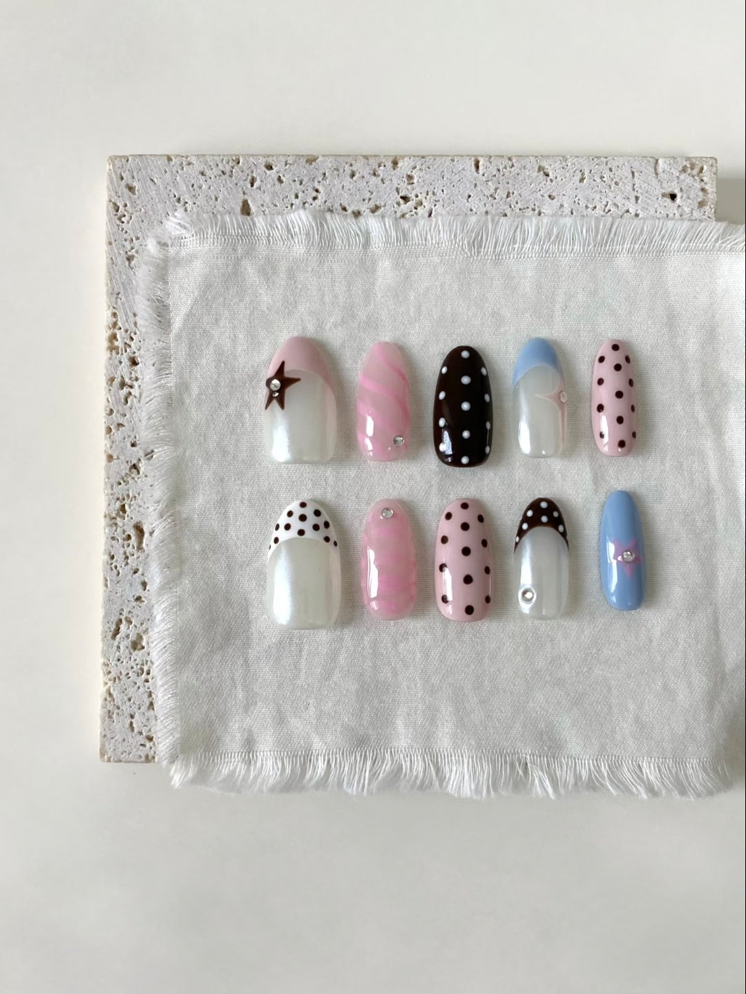 Creative Dotted Press-On Nail Art Set