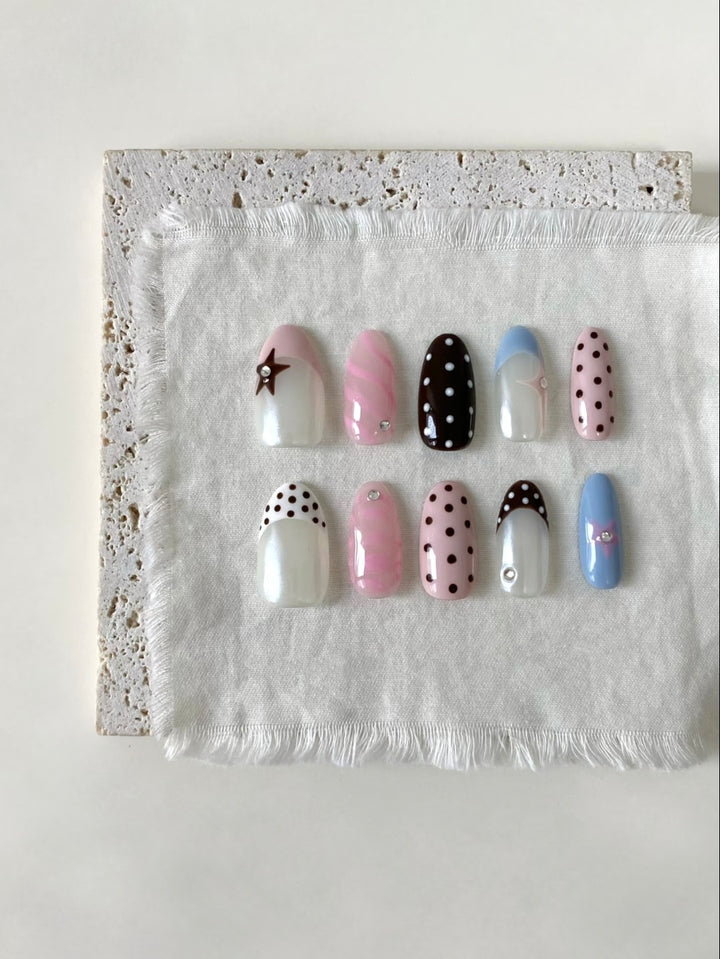 Creative Dotted Press-On Nail Art Set